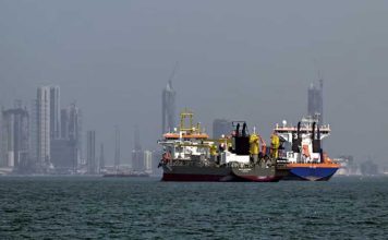 جمهوری اسلامی مجوز عبور کشتیهای حامل «کالاهای اساسی و بشردوستانه» از تنگه هرمز را صادر کرد