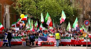 بیانیه دبیرخانه شاهزاده رضا پهلوی: مردم ایران هرگز بقای این رژیم جنایتکار را نخواهند پذیرفت