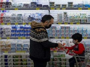 تورم فزاینده و درآمدهای ناچیز؛ ده‌ها میلیون نفر از جمعیت ایران چگونه به زیر خط «فقر مطلق» رانده شدند؟