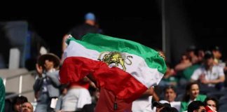 جامجهانی ۲۰۲۶؛ پرچم شیروخورشید ایران علیرغم ممنوعیت فیفا در استادیوم لسآنجلس به اهتزاز درآمد