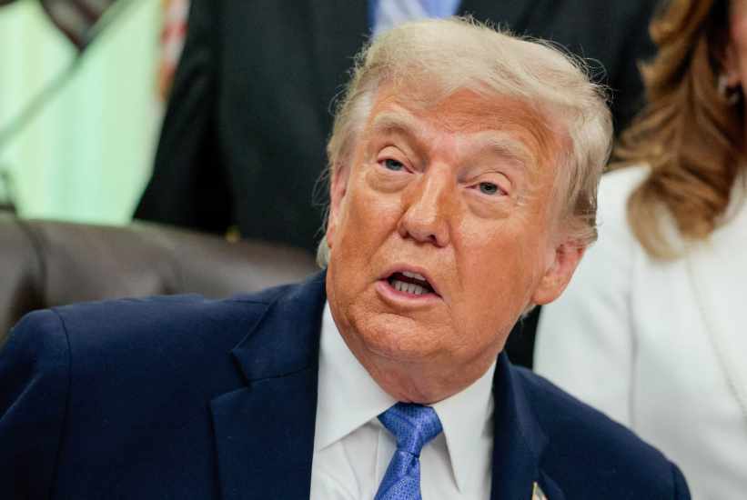تهدید دونالد ترامپ به «حمله سنگین» و «تصرف جزیره خ