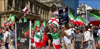 حمایت از انقلاب شیروخورشید؛ راهپیمایی ایرانیان مقیم بریتانیا در بیرمنگام