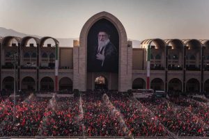 اسرائیل رفت و آمد رهبران و مقامات سازمان‌های تروریستی به مراسم تشییع جنازه خامنه‌ای را زیر نظر دارد