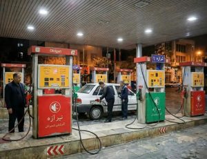 تحمیل بار کمبود بنزین به تنگدستان با قطع سهمیه سوخت اتومبیل‌های فرسوده؛ مالکان اتومبیل: توان خرید اتومبیل نو نداریم!