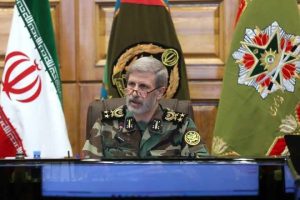 فرمانده ارتش جمهوری اسلامی: هرکسی یک نیروی آمریکایی را بُکشد ۳۰ هزار دلار جایزه میگیرد