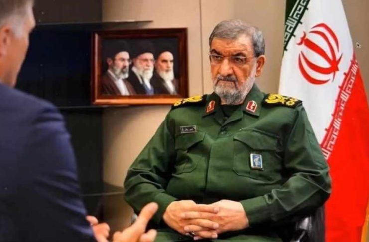 محسن رضایی همسایگان ایران را تهدید کرد: منافع هر کشوری را که در تحریمها مشارکت کند، هدف میگیریم