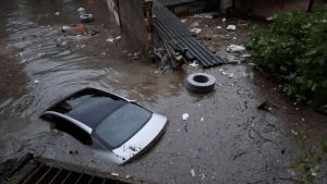 آبگرفتگی استانهای گیلان و مازندران در پی بارش باران؛ از بیاعتنایی به توسعه زیرساختهای شهری تا ساختوسازهای بدون نظارت!