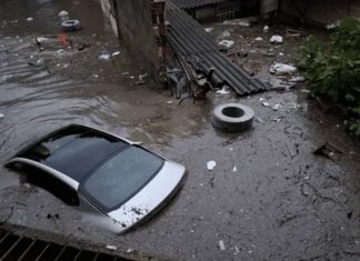 بارش شدید باران و سیل ناشی از «النینو» در چند استان ایران؛ تردید درباره آمادگی دستگاههای اجرایی