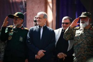 سه وزارتخانه کلیدی در شرایط جنگی بدون وزیر؛ مخفی ماندن نام سرپرست وزارت اطلاعات از بیم جان!