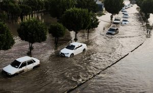 جاری شدن سیل و آبگرفتگی معابر در چند استان ایران