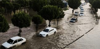 جاری شدن سیل و آبگرفتگی معابر در چند استان ایران